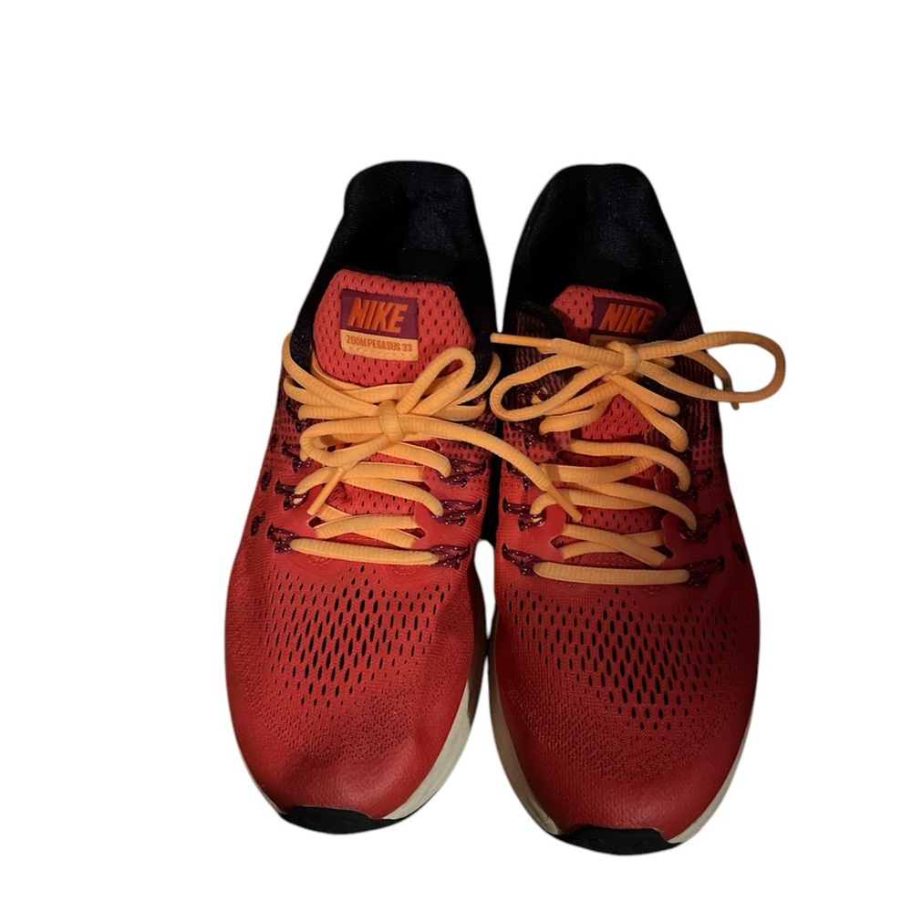 Women EUC Nike -Size 7
